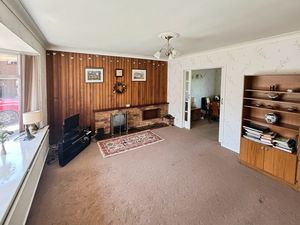 Lounge- click for photo gallery